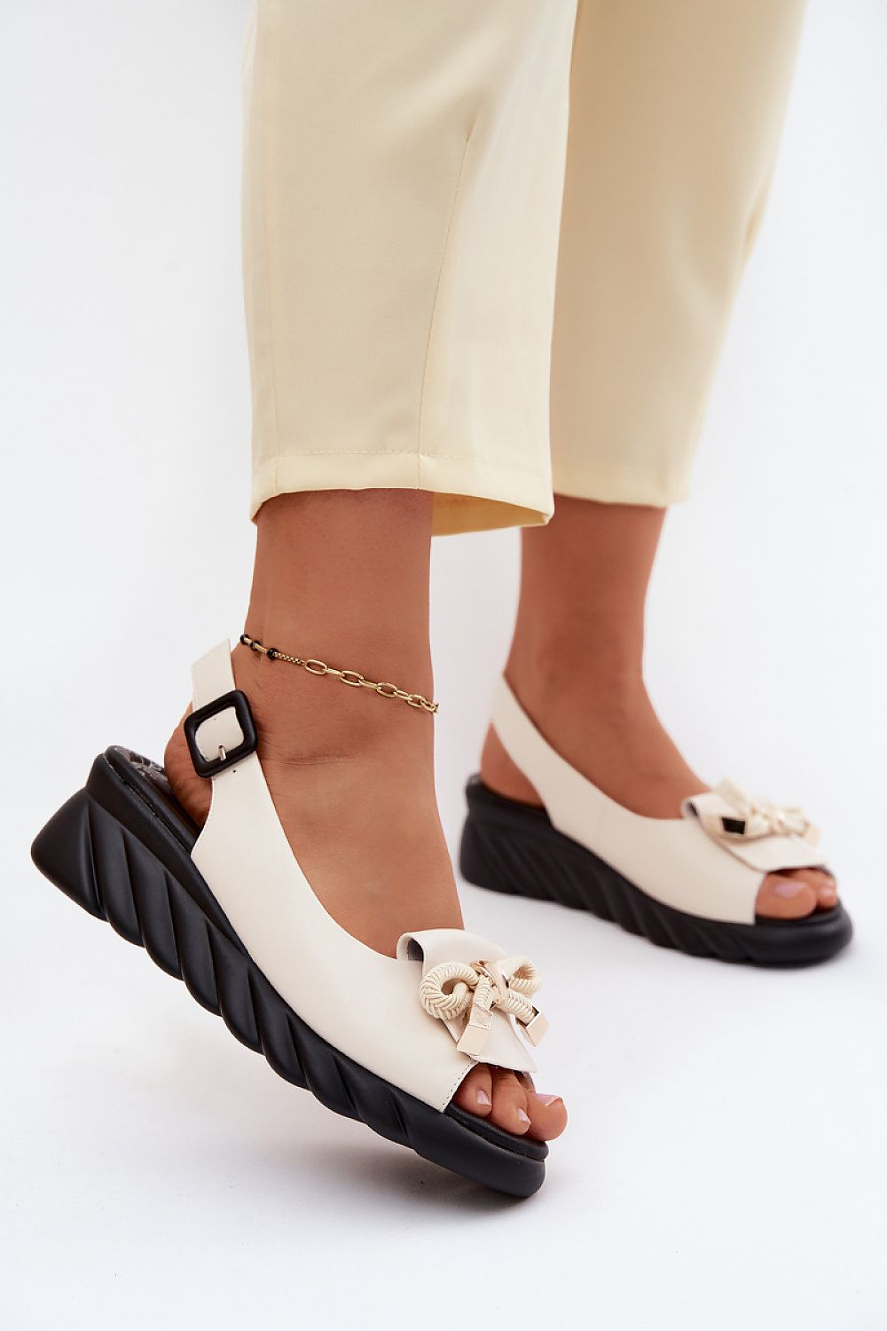  Cothurnes model 227907 Step in style 