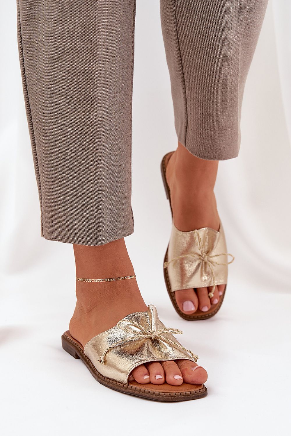  Clacquettes model 228986 Step in style 