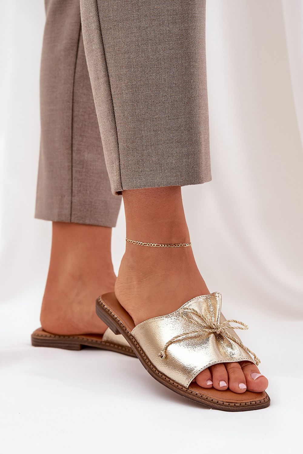  Clacquettes model 228986 Step in style 