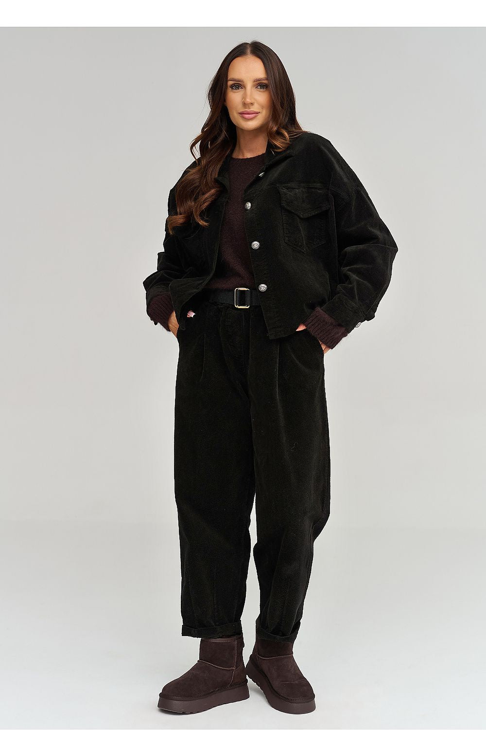  Veste en velours côtelé model 232014 Makadamia 