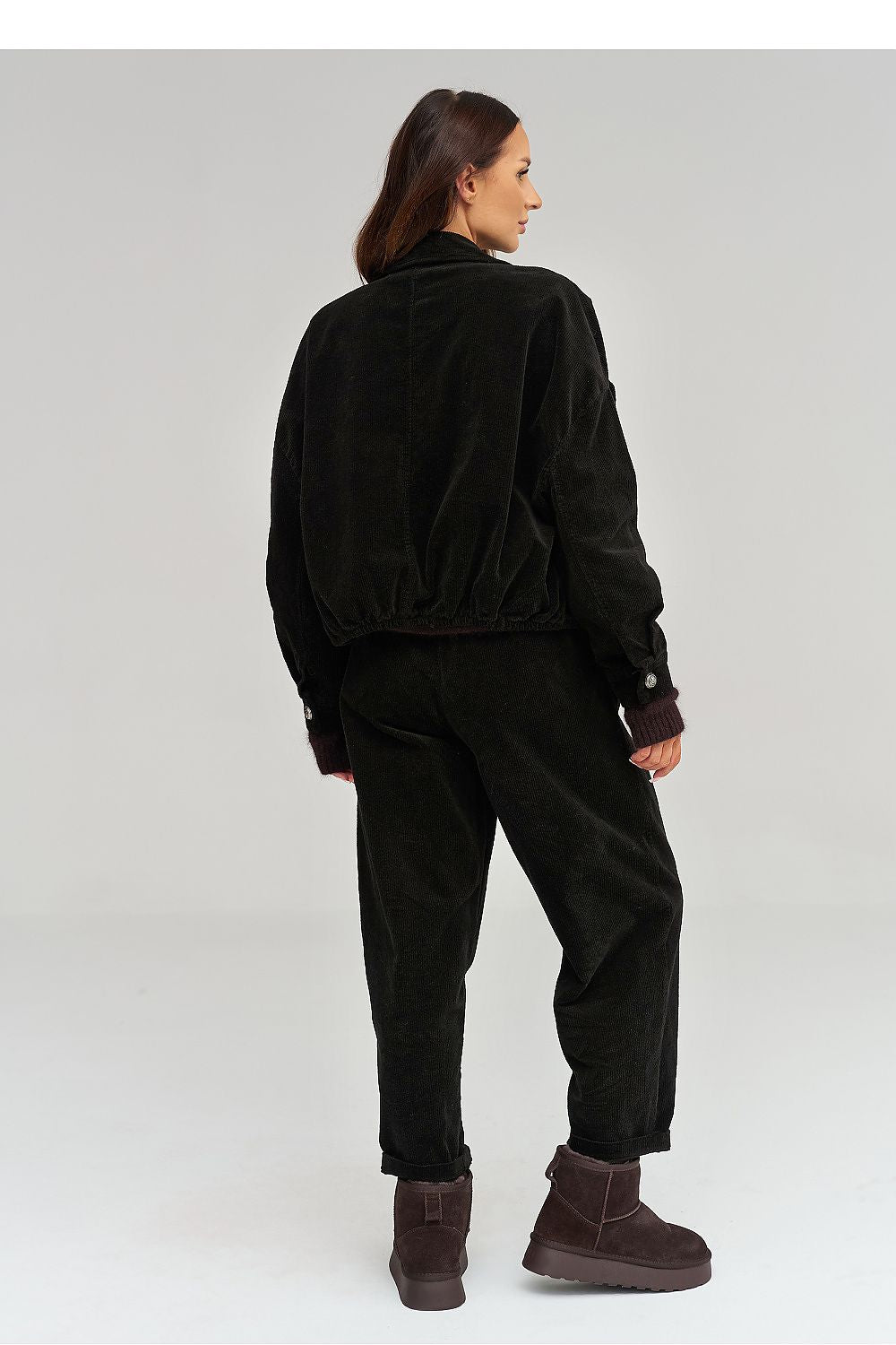  Veste en velours côtelé model 232014 Makadamia 