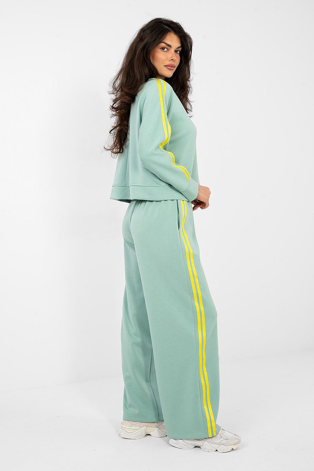  L`ensemble model 232211 Rue Paris 