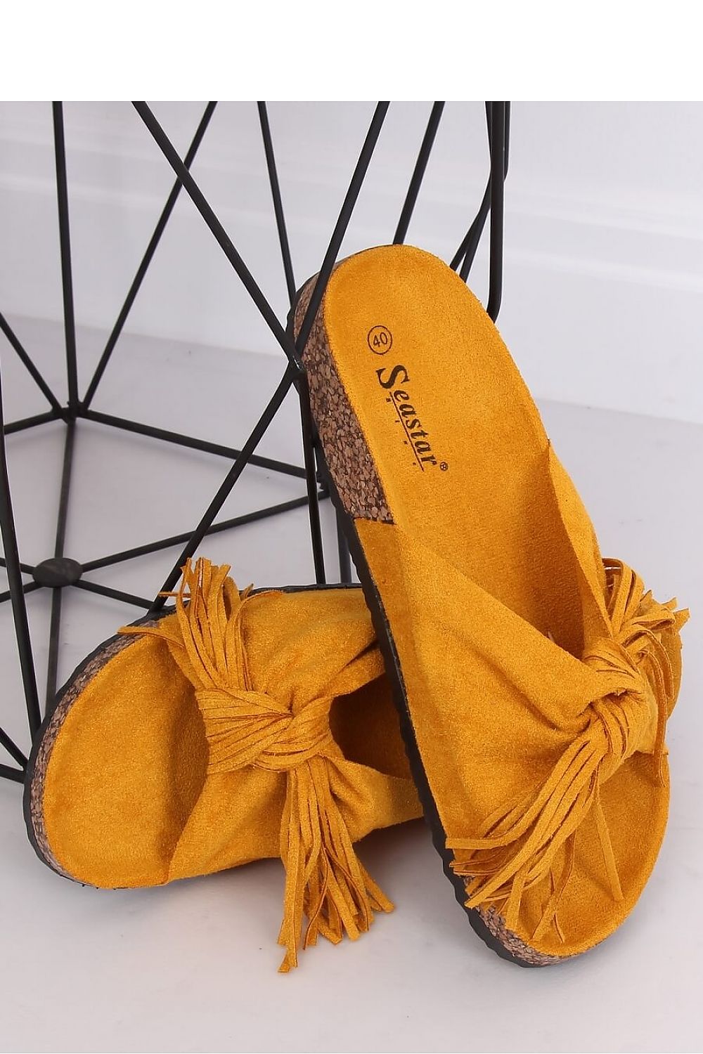 Clacquettes model 143295 Inello