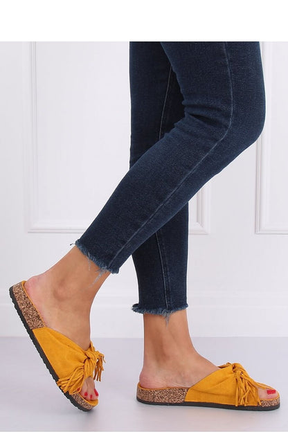 Clacquettes model 143295 Inello