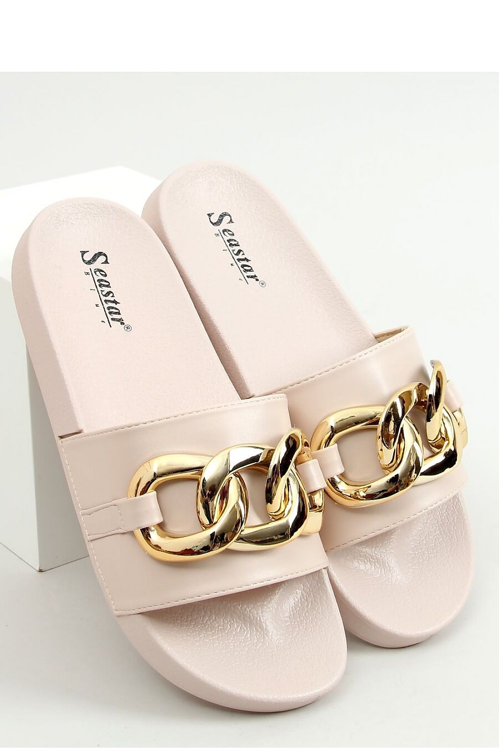 Clacquettes model 156223 Inello