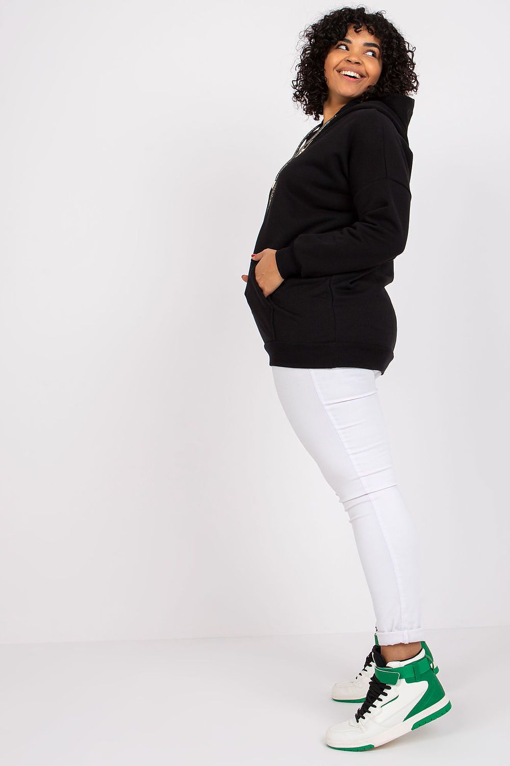 Sweatshirt model 163017 Relevance