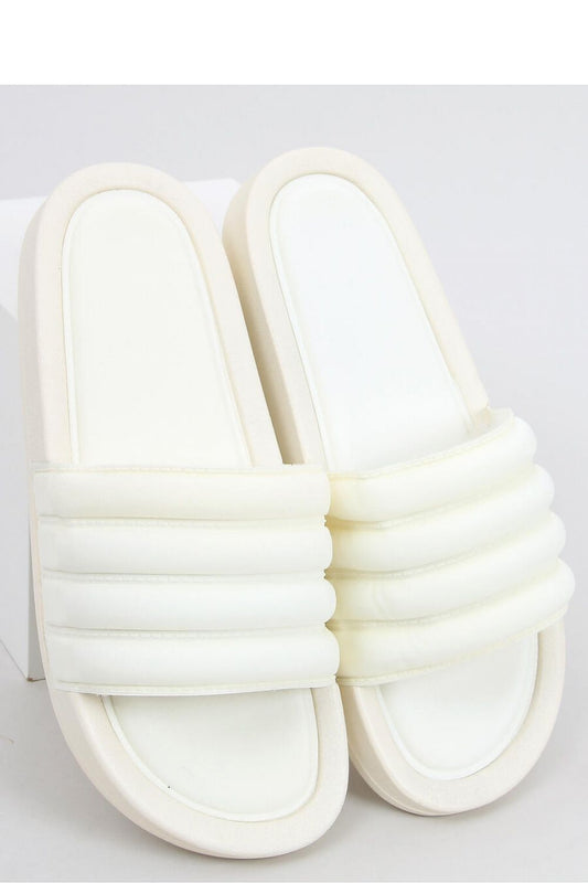 Clacquettes model 163949 Inello