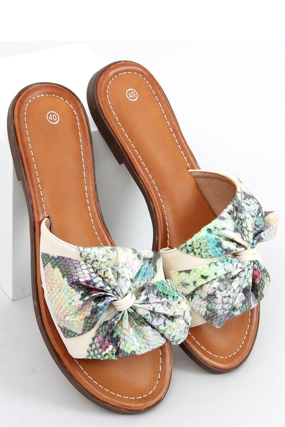 Clacquettes model 164491 Inello