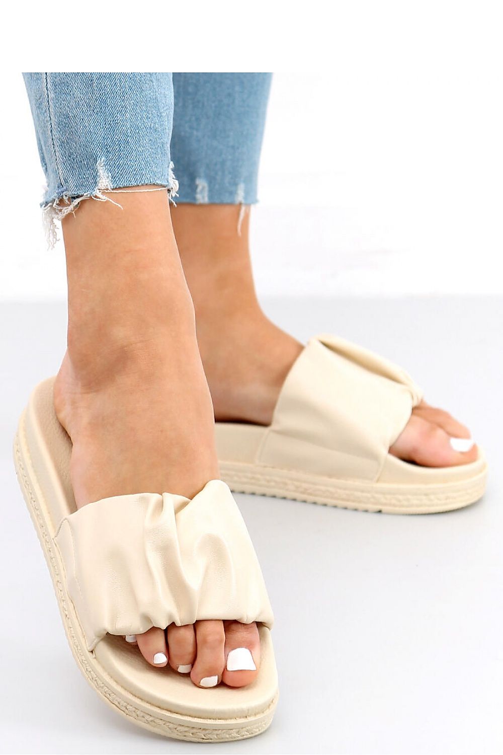 Clacquettes model 165069 Inello