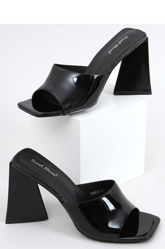 Clacquettes model 167044 Inello
