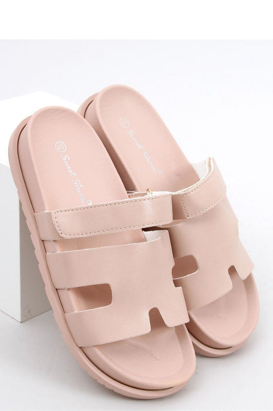 Clacquettes model 167265 Inello