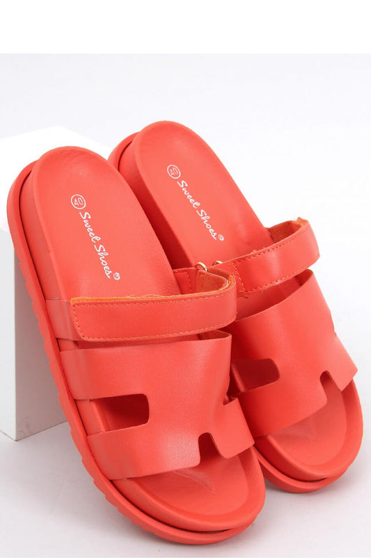 Clacquettes model 167266 Inello