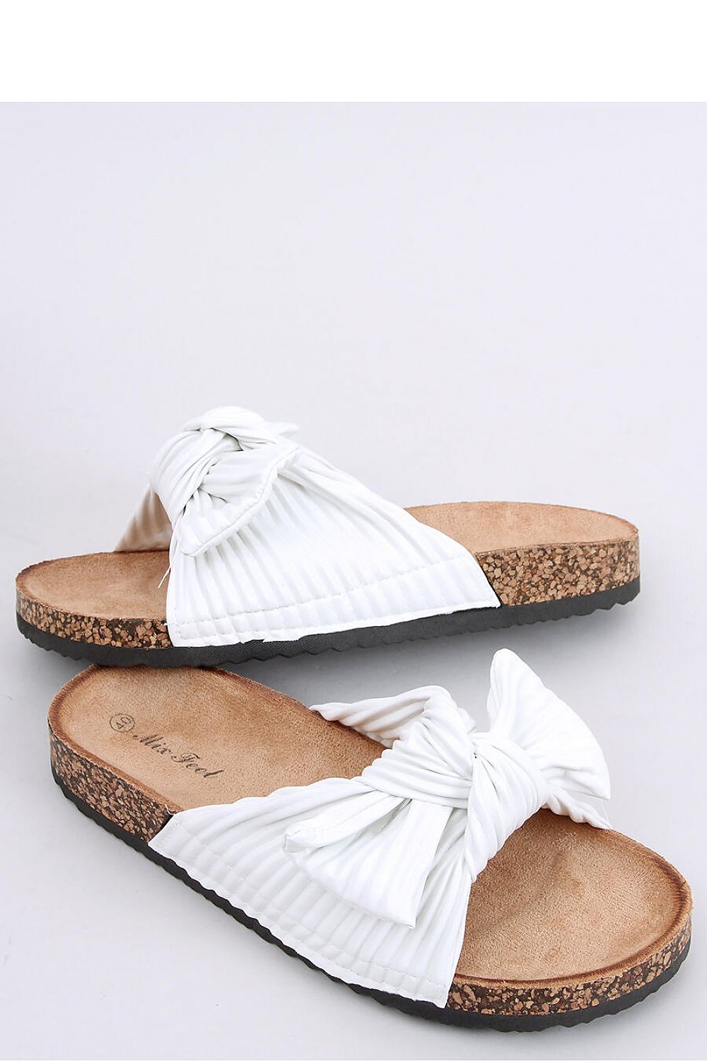 Clacquettes model 167269 Inello