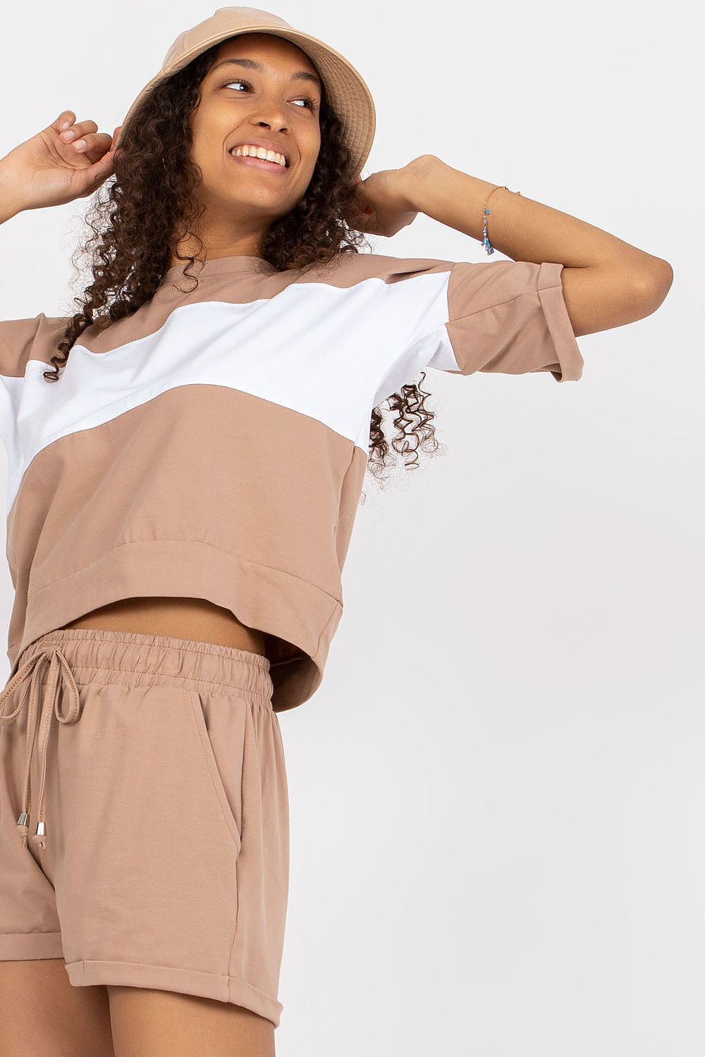 L`ensemble model 168916 Rue Paris