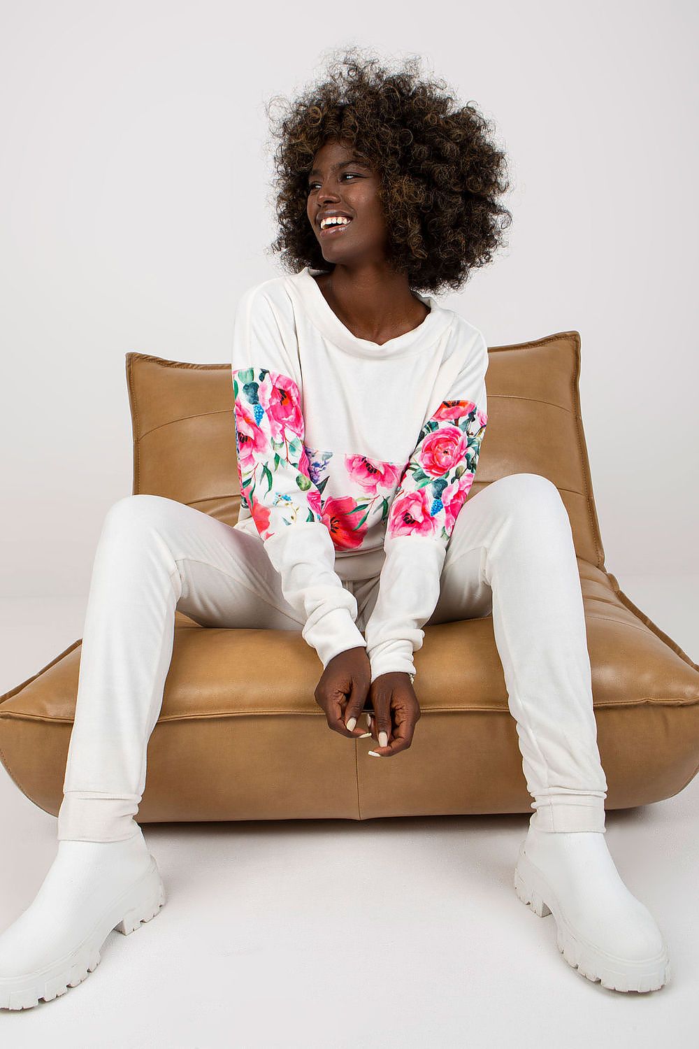 L`ensemble model 169456 Rue Paris