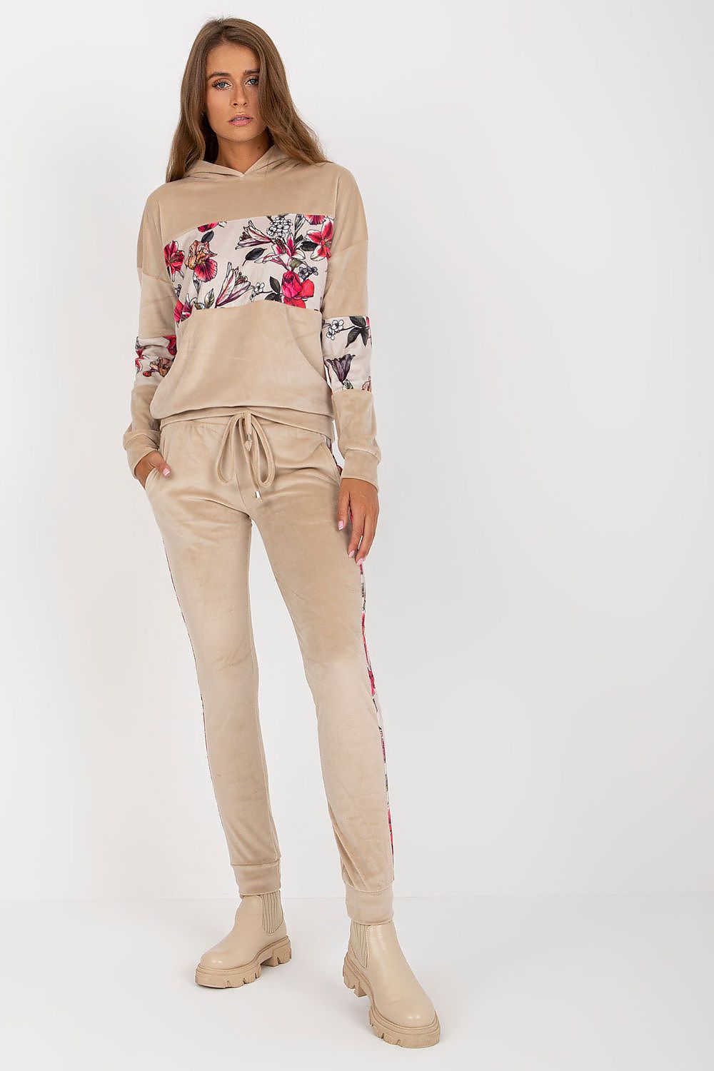 L`ensemble model 170348 Rue Paris