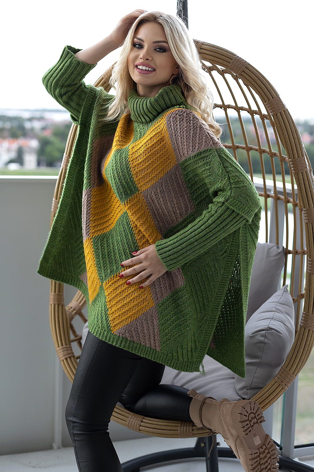 Col roulé model 171305 PeeKaBoo