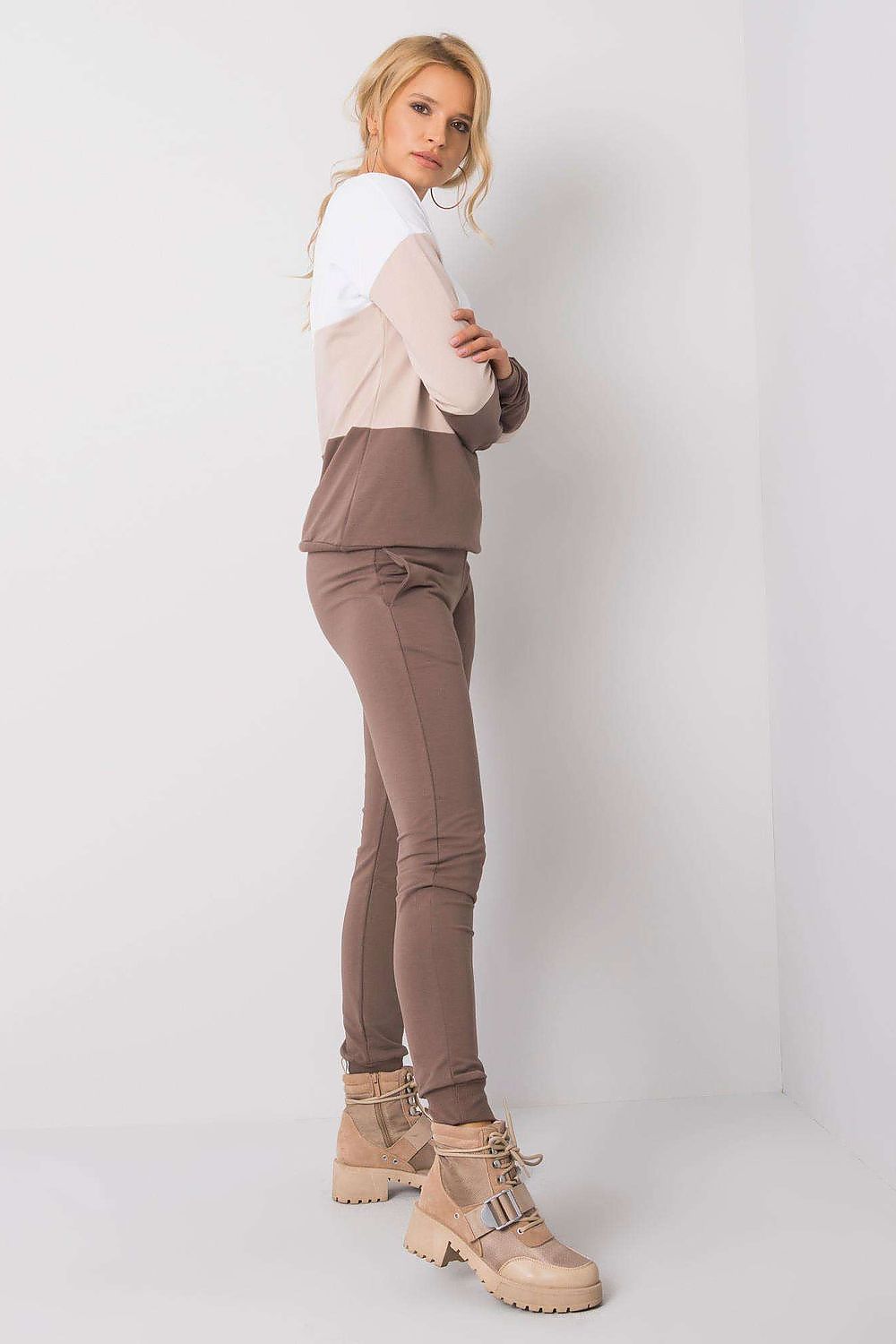L`ensemble model 175128 Rue Paris