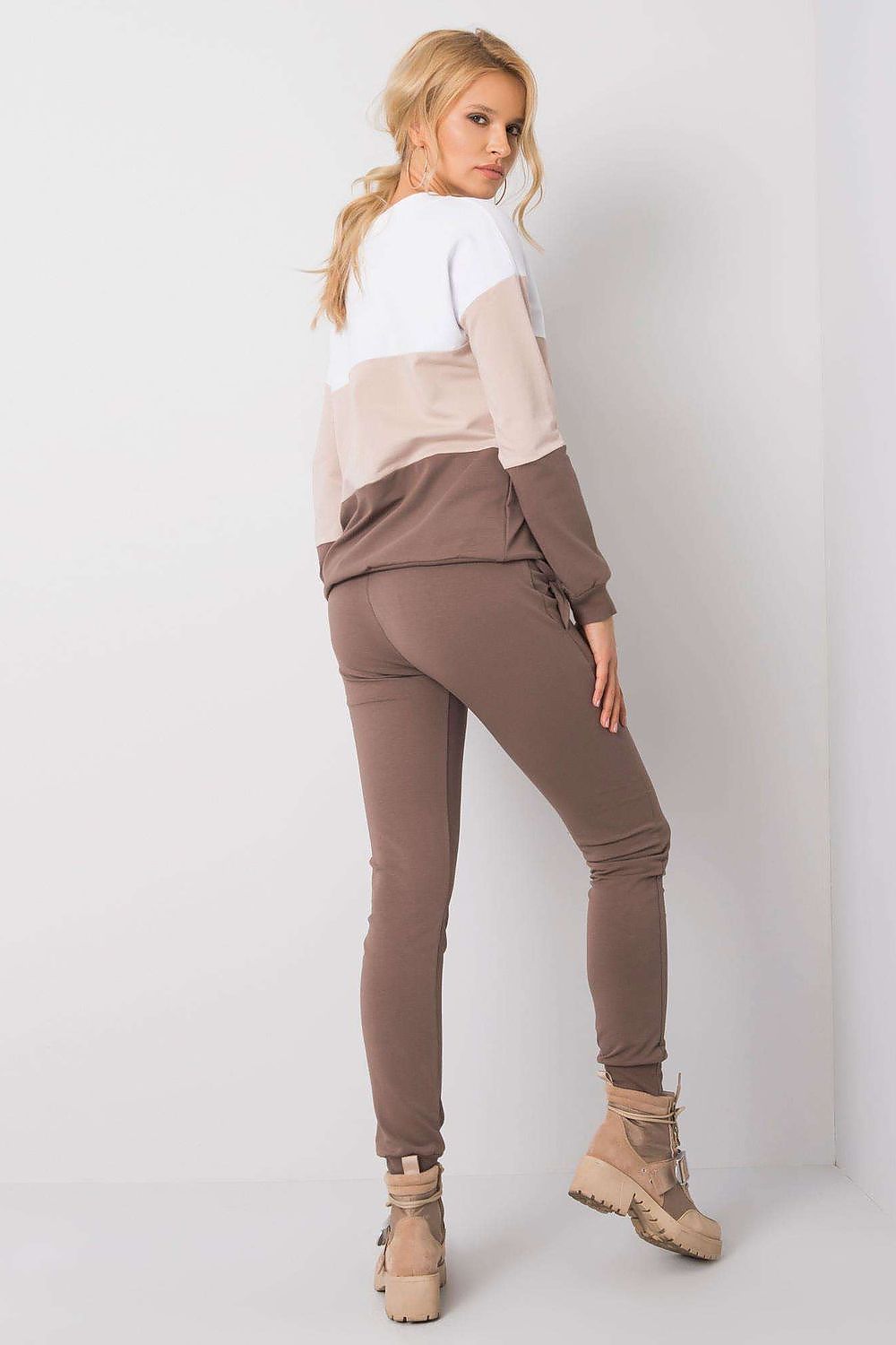 L`ensemble model 175128 Rue Paris