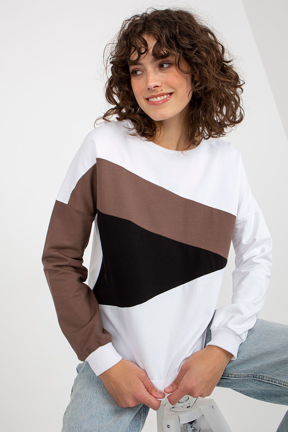 Sweatshirt model 175204 Relevance