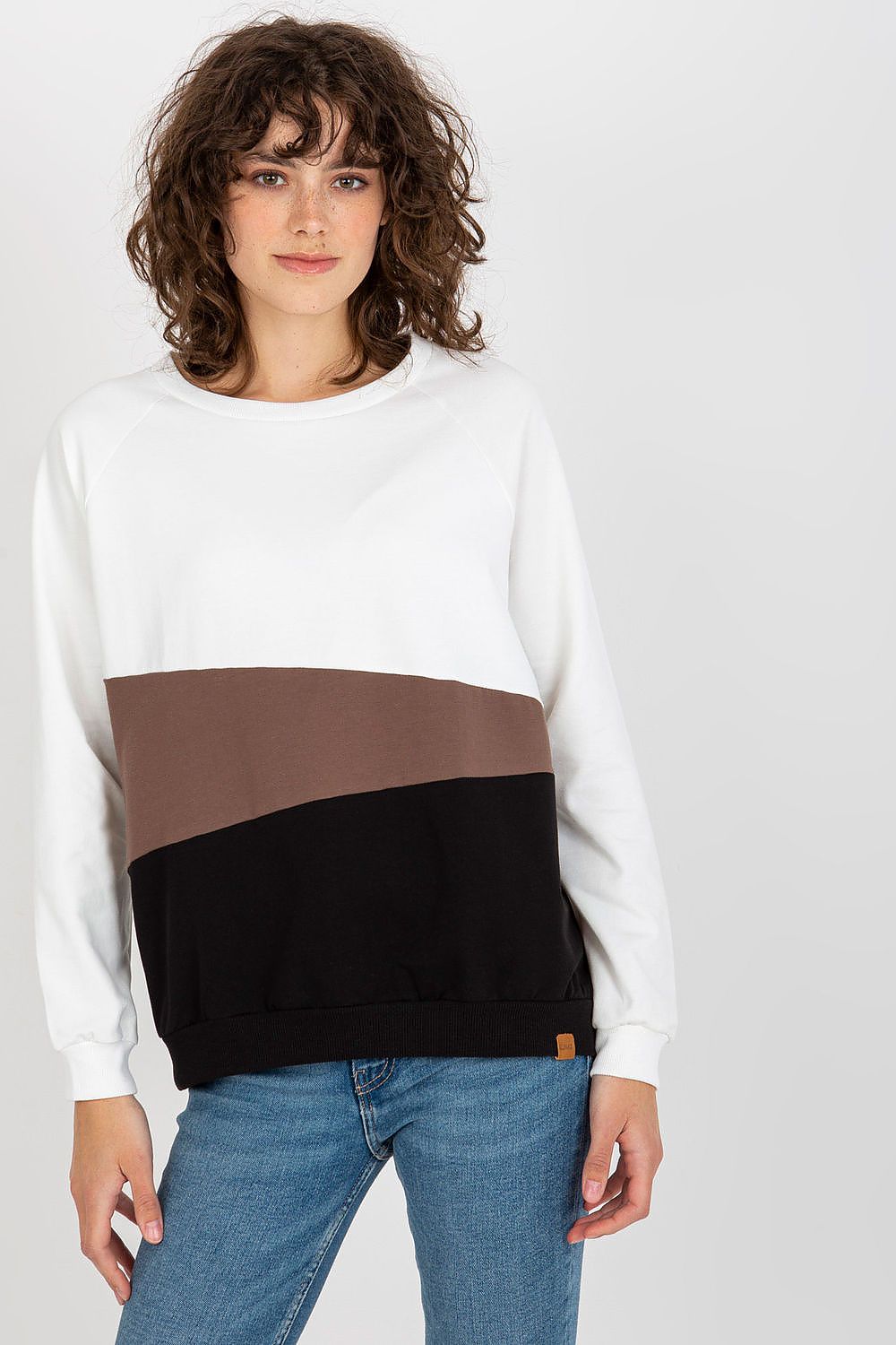 Sweatshirt model 175207 Relevance