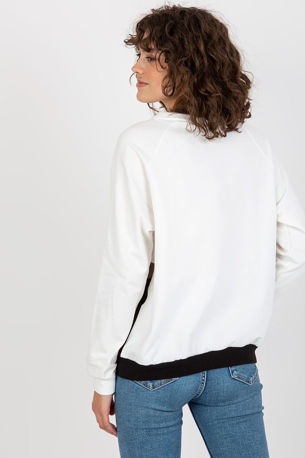 Sweatshirt model 175207 Relevance