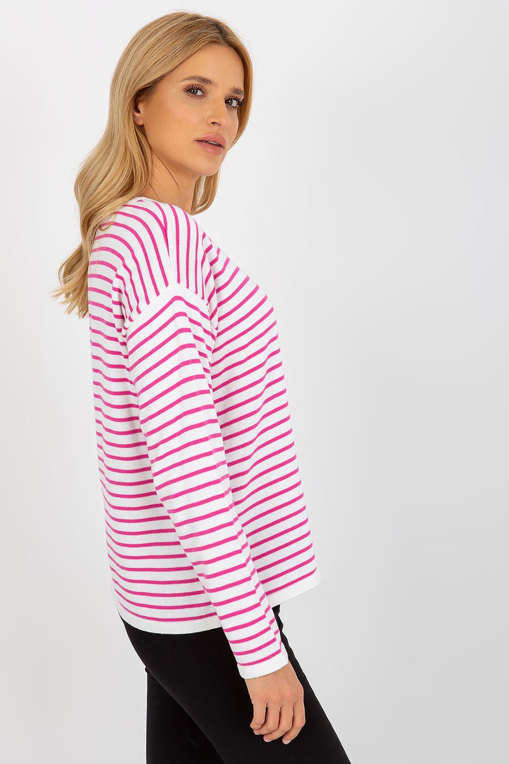 Chandail model 175751 Rue Paris