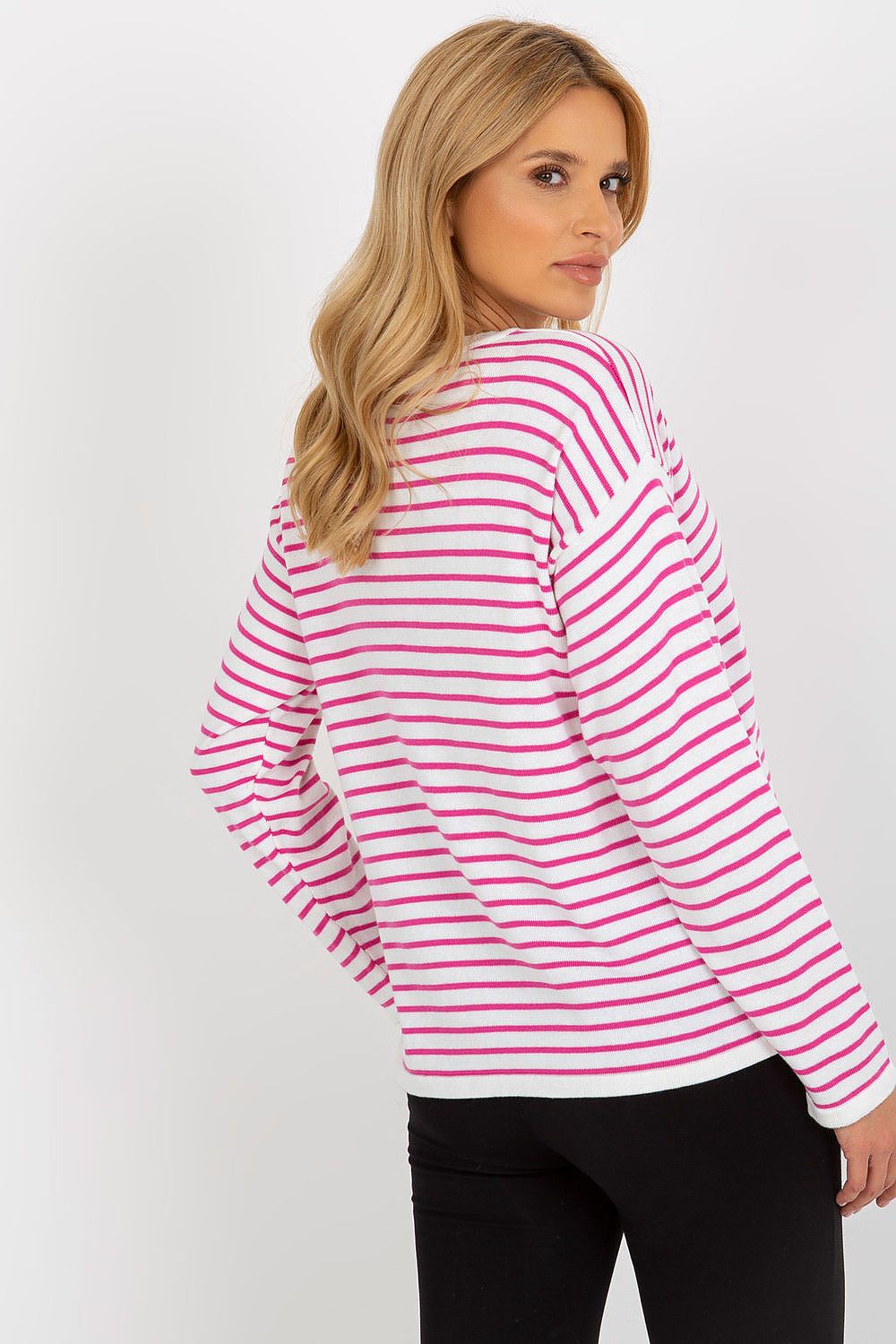 Chandail model 175751 Rue Paris