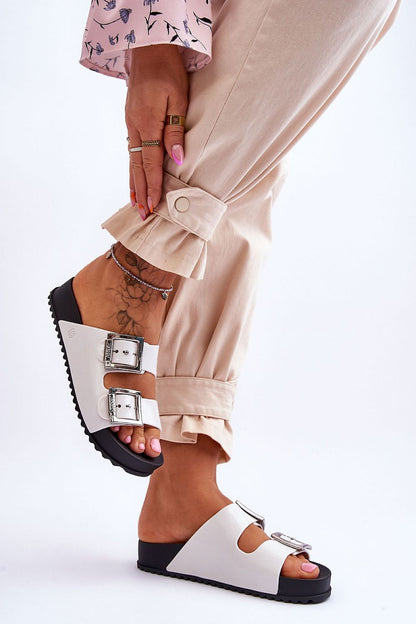 Clacquettes model 178349 Step in style