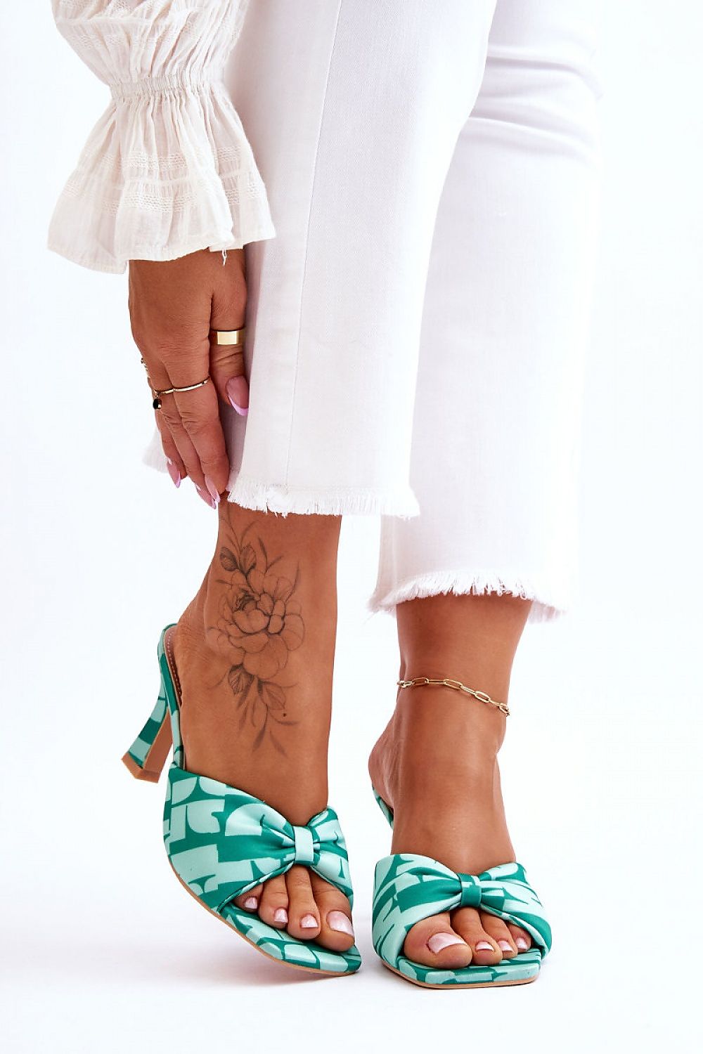 Clacquettes model 178373 Step in style