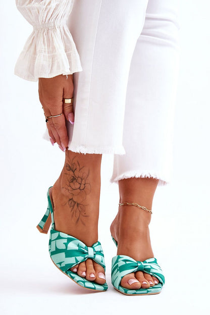 Clacquettes model 178373 Step in style