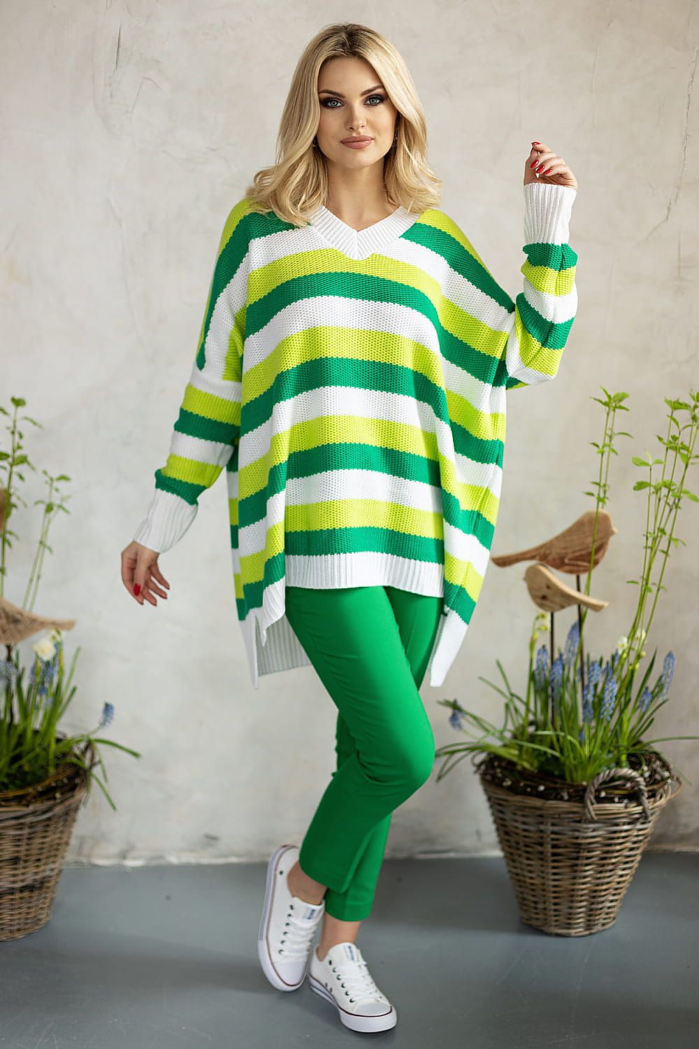 Chandail model 178647 PeeKaBoo