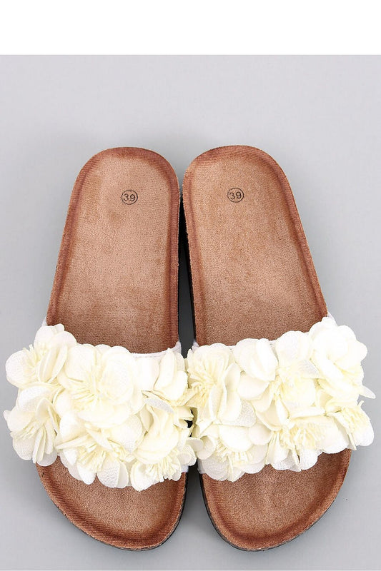 Clacquettes model 179944 Inello
