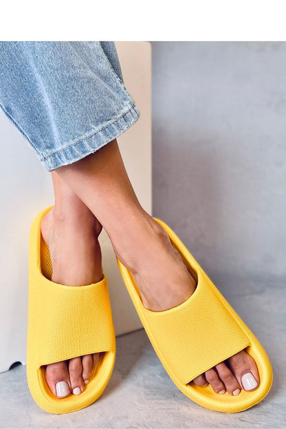 Clacquettes model 180436 Inello