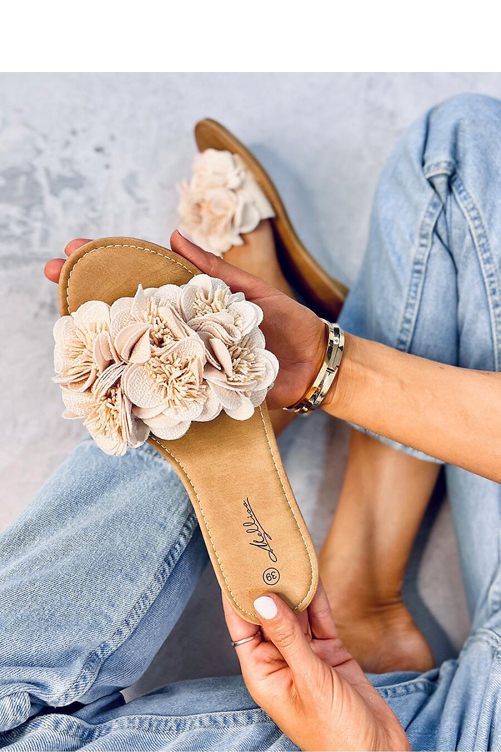 Clacquettes model 180586 Inello