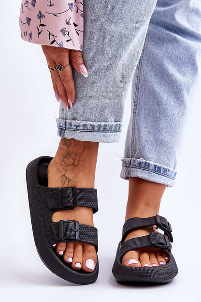 Clacquettes model 180721 Step in style