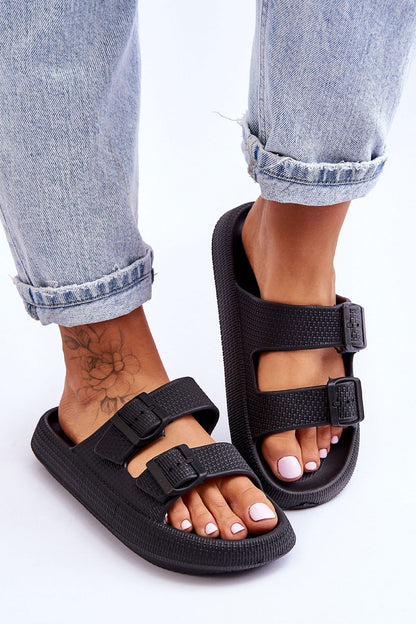Clacquettes model 180721 Step in style