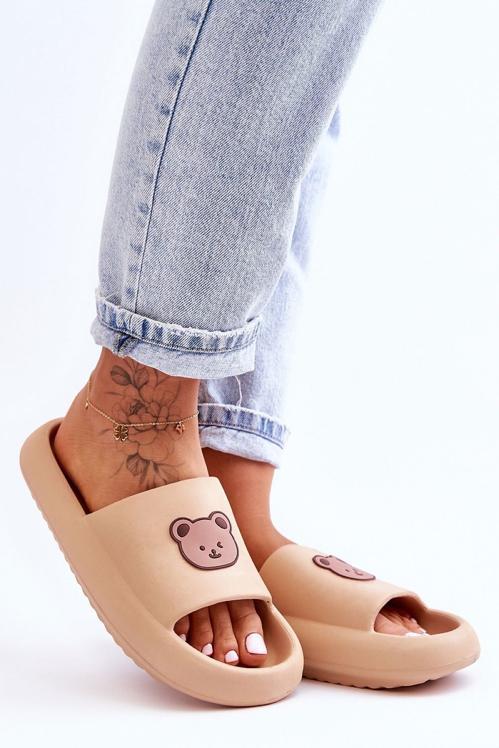 Clacquettes model 180977 Step in style