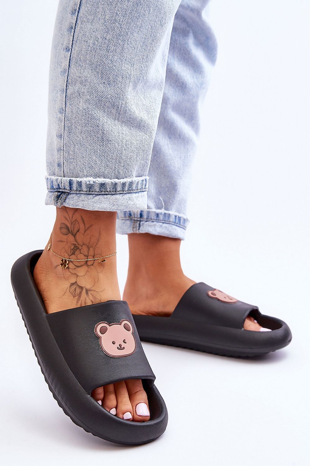 Clacquettes model 180980 Step in style