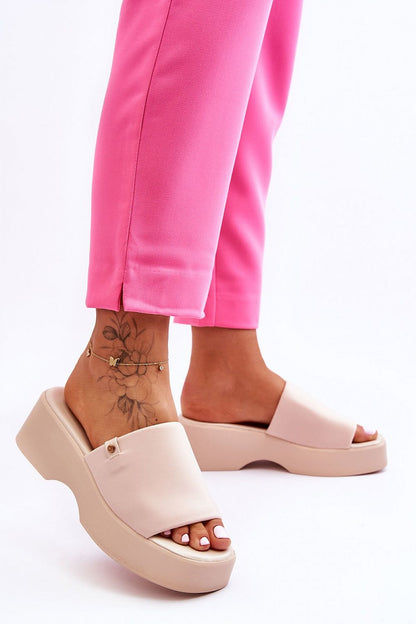 Clacquettes model 181040 Step in style