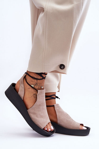 Cothurnes model 181849 Step in style