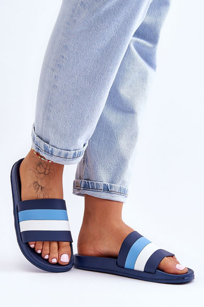 Clacquettes model 182401 Step in style