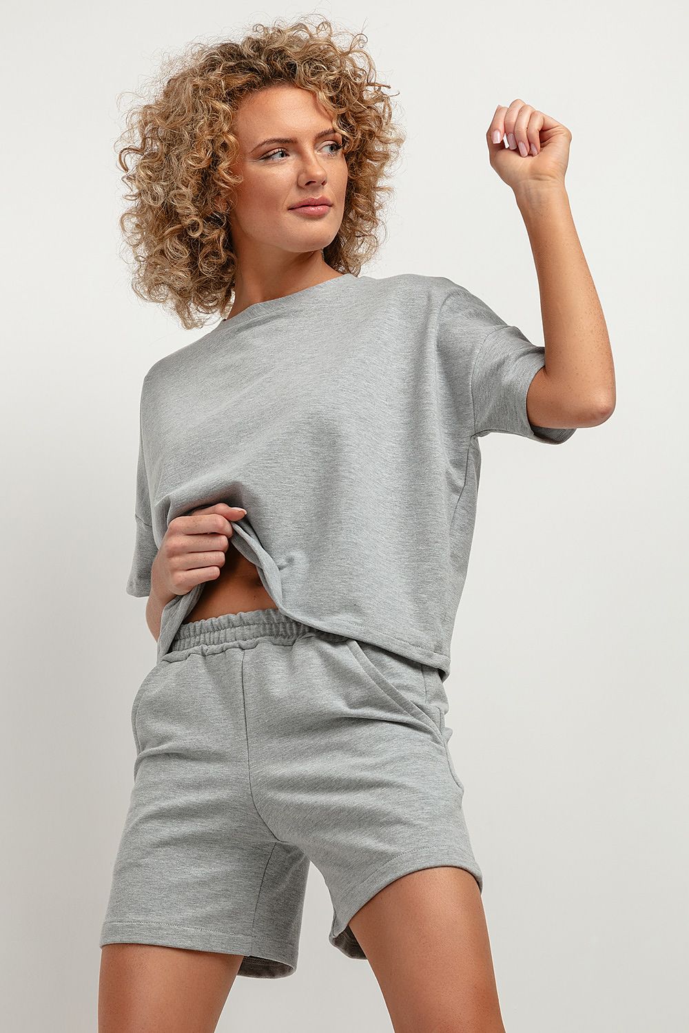 Shorts model 183185 Tessita