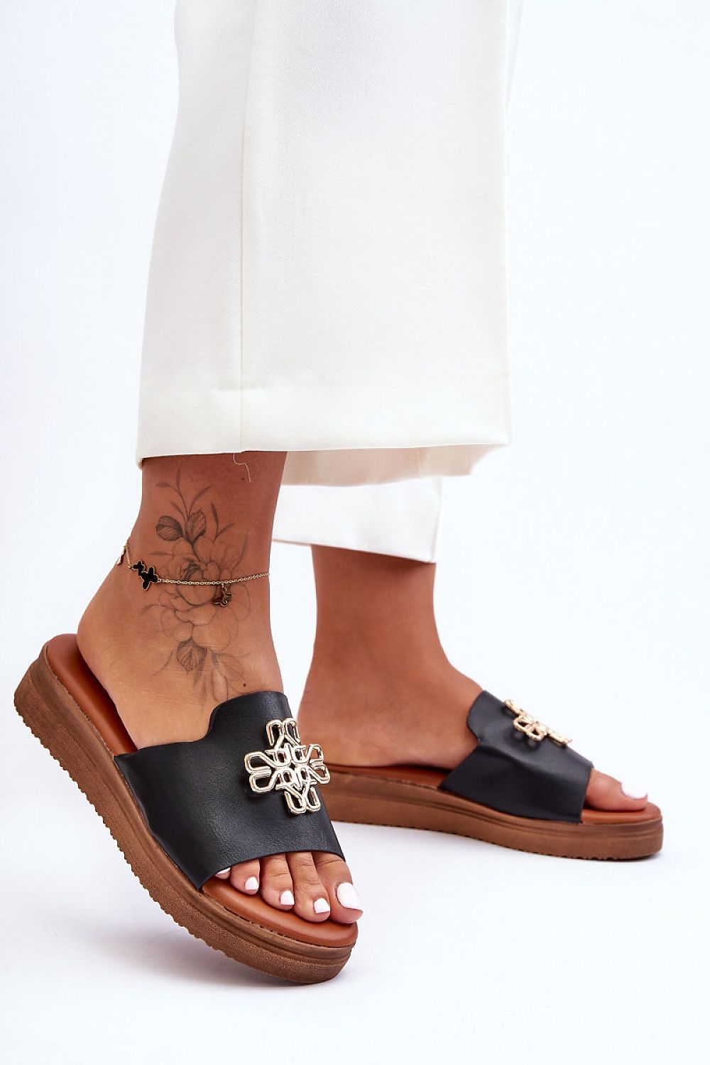 Clacquettes model 183612 Step in style