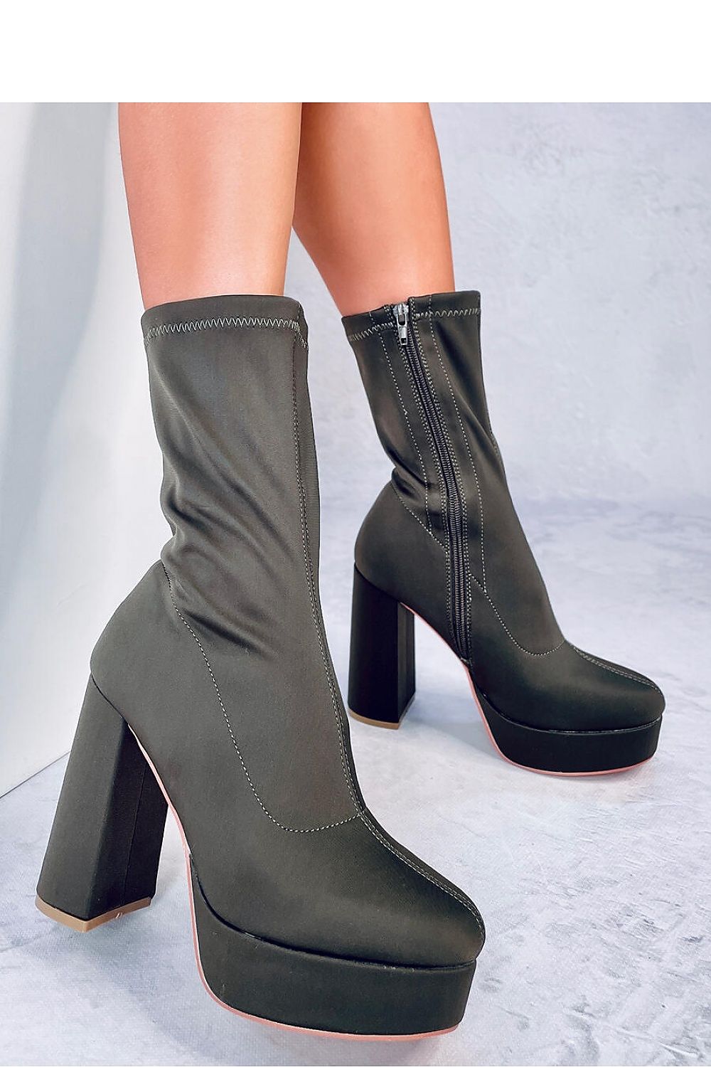Bottes à talons model 184335 Inello