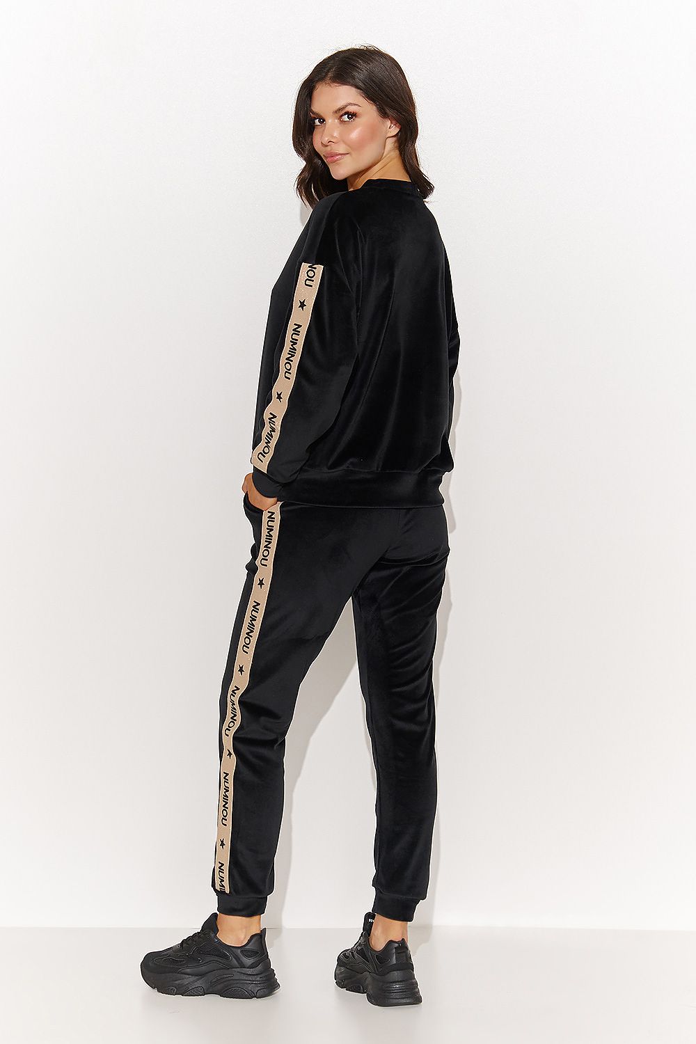 L`ensemble model 184765 Numinou