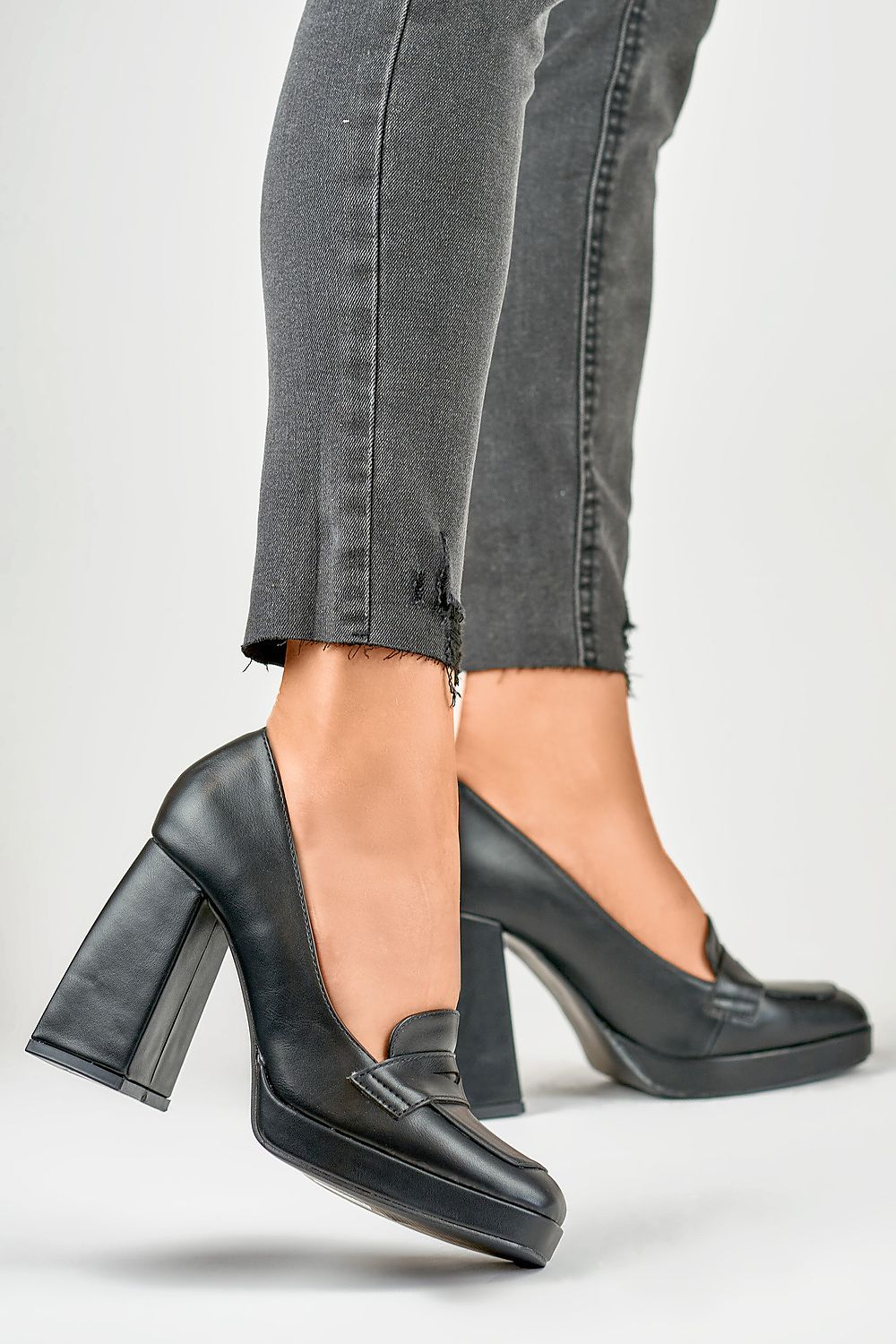 Escarpins à talons model 185398 PRIMO