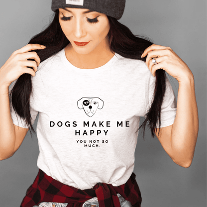 T-shirt blanc Dogs make me happy avec motif chien et message noir sur le devant